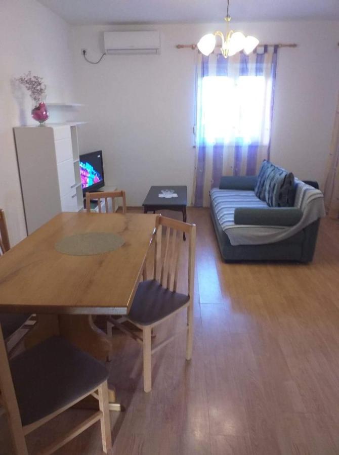 Apartman Justinic 실로 외부 사진